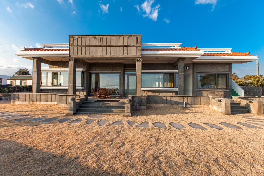We & Me Villa Seogwipo Exterior photo