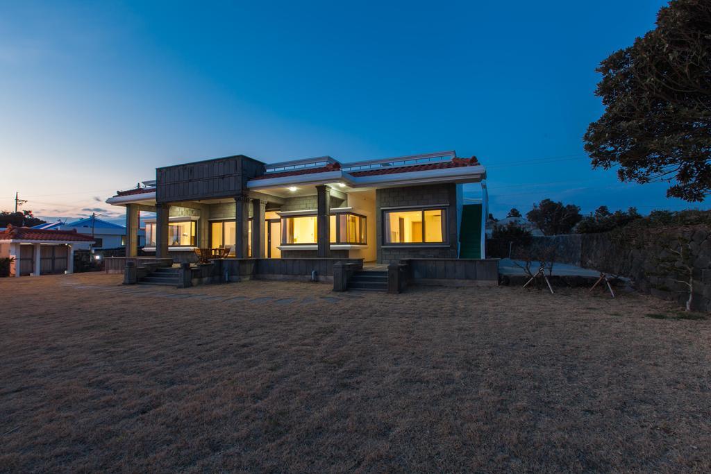 We & Me Villa Seogwipo Exterior photo